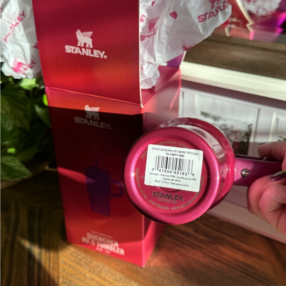 Stanley Berry Truffle 20oz Quencher H2.0 Tumbler with Handle - Picture 5 of 5